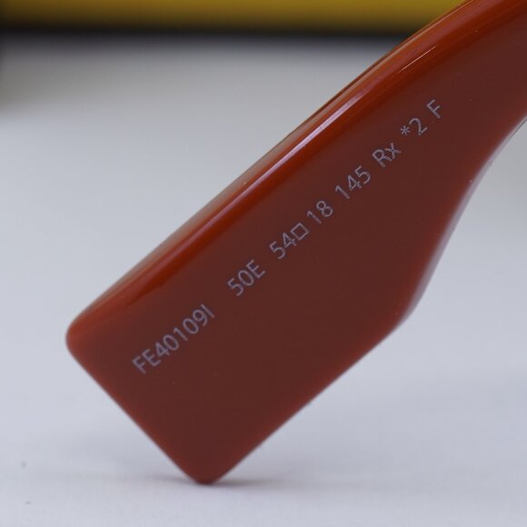 Fendi FE40109I 50E BAGUETTE Oval Sunglasses - Brown - Picture 6 of 14